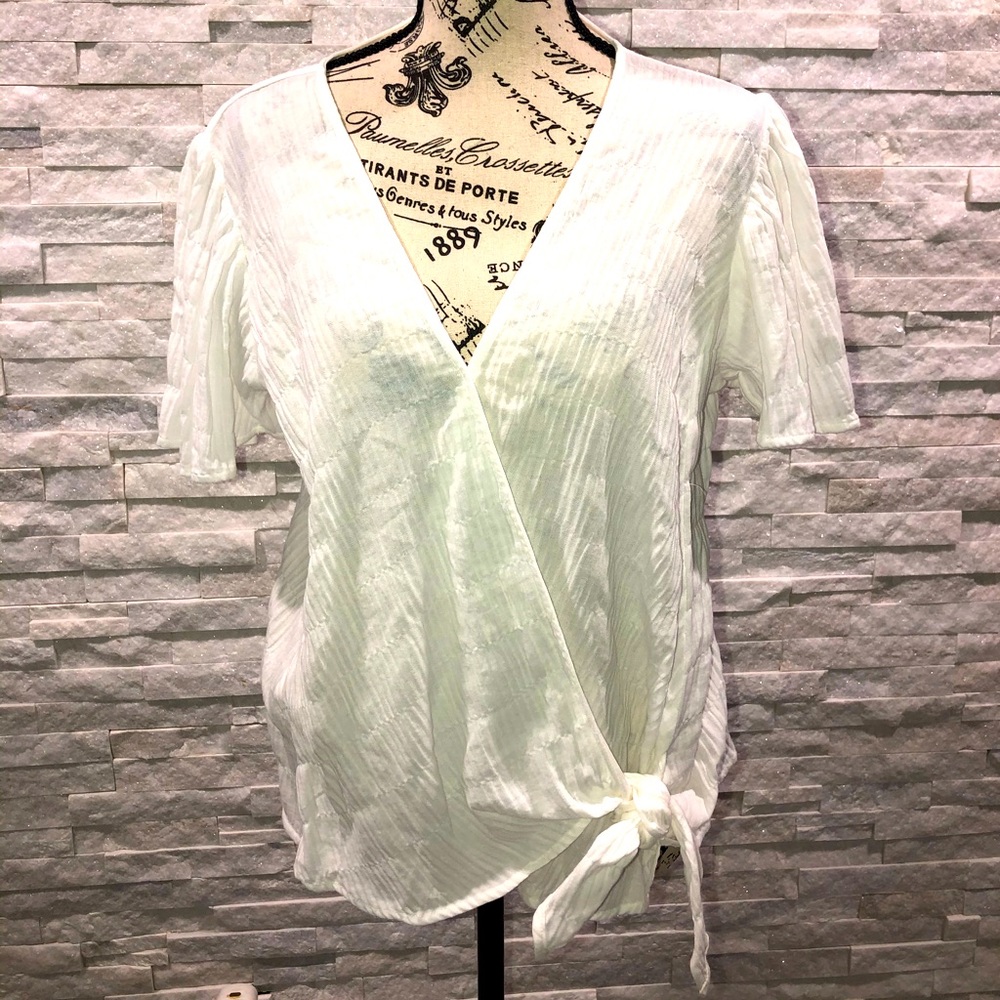 Morgan Taylor white tie front top